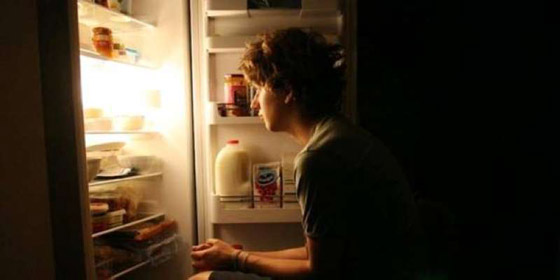 انتبه ! الأكل في وقت متأخر يؤدي إلى السكري صورة رقم 4