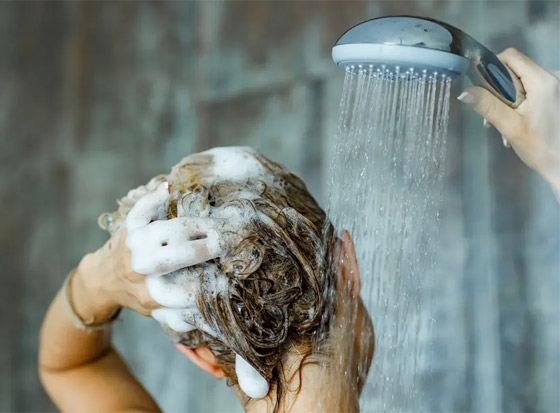 3 خطوات مهمة عند الاستحمام لتحسين الصحة العامة صورة رقم 3