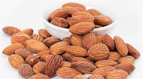 اللوز يحسن امتصاص الأمعاء للمغذيات صورة رقم 2