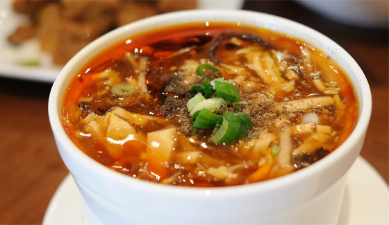 أوزة محمصة وديم سوم.. أشهر 10 أطباق شهية تعكس غنى المطبخ الصيني صورة رقم 5 أوزة محمصة وديم سوم.. أشهر 10 أطباق شهية تعكس غنى المطبخ الصيني صورة رقم 5