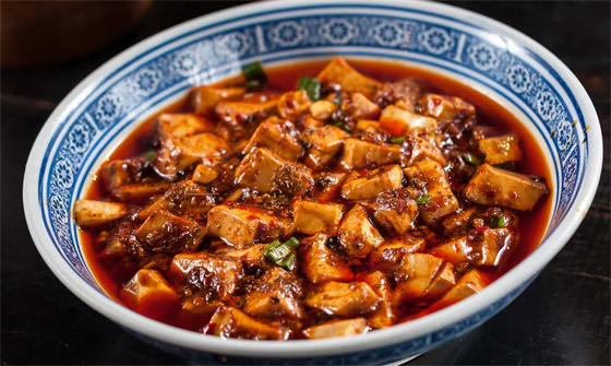 أوزة محمصة وديم سوم.. أشهر 10 أطباق شهية تعكس غنى المطبخ الصيني صورة رقم 6 أوزة محمصة وديم سوم.. أشهر 10 أطباق شهية تعكس غنى المطبخ الصيني صورة رقم 6