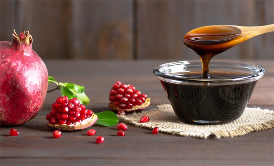 مذاقه حلو ولاذع.. إليكم 5 فوائد لتناول دبس الرمان واستخدامه في الطهي صورة رقم 1