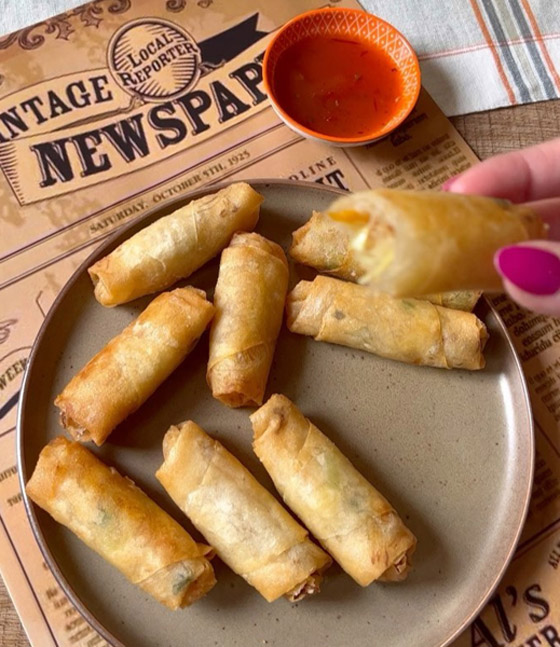 بمكونات بسيطة جدا.. إليكم طريقة تحضير سبرينغ رولز ولا أشهى صورة رقم 4