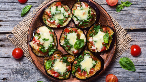 اليكم طريقة مسقعة باللحم المفروم والباشميل صورة رقم 1