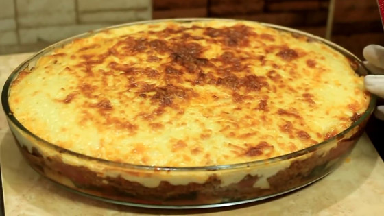 اليكم طريقة مسقعة باللحم المفروم والباشميل صورة رقم 3