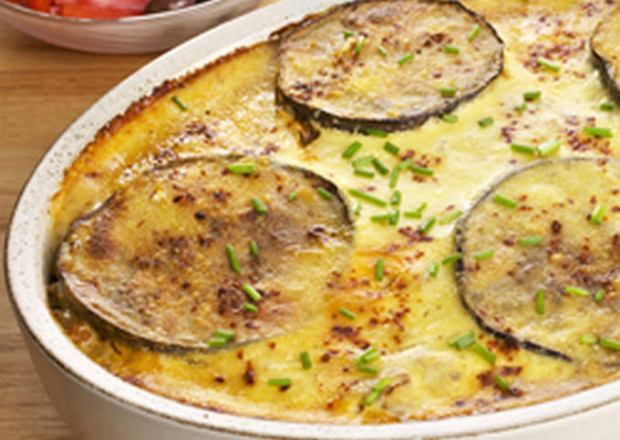 اليكم طريقة مسقعة باللحم المفروم والباشميل صورة رقم 4