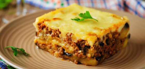 اليكم طريقة مسقعة باللحم المفروم والباشميل صورة رقم 5