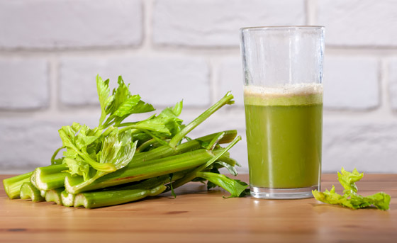 يُحسن الهضم ويعزز نمو الشعر.. فوائد عصير الكرفس الصحية والتجميلية صورة رقم 1 يُحسن الهضم ويعزز نمو الشعر.. فوائد عصير الكرفس الصحية والتجميلية صورة رقم 1