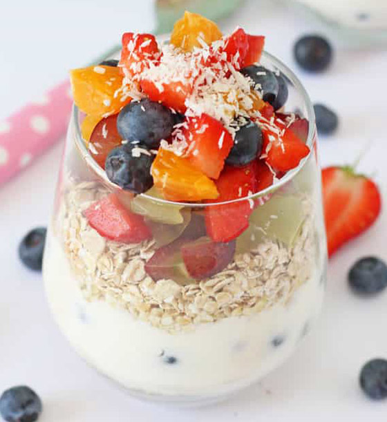 إليكم وصفة شوفان باللبن الزبادي والفواكه الخفيفة لرجيم صحي ولذيذ صورة رقم 2