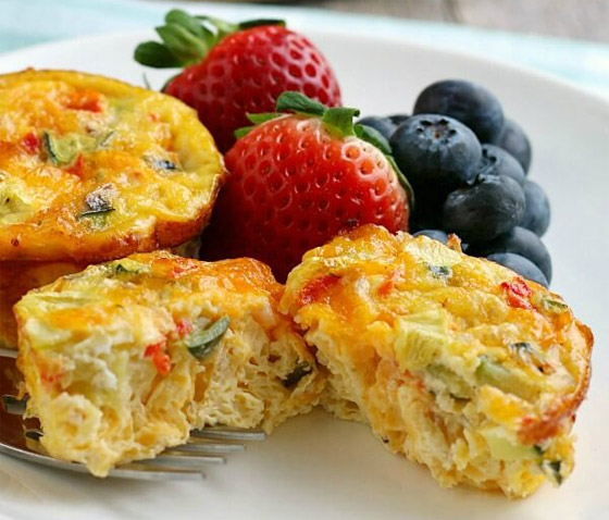 إليكم طريقة تحضير أومليت كب كيك للفطور.. طيب وشهي صورة رقم 6 إليكم طريقة تحضير أومليت كب كيك للفطور.. طيب وشهي صورة رقم 6