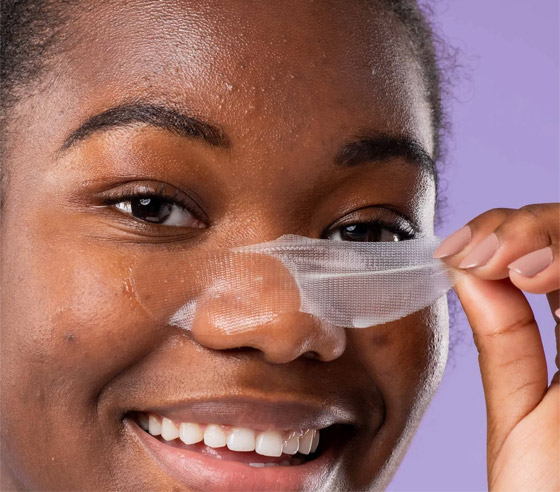 لإزالة الجلد الميت والرؤوس السوداء.. وصفات تحضير لاصقات تنظيف البشرة منزليا صورة رقم 5 لإزالة الجلد الميت والرؤوس السوداء.. وصفات تحضير لاصقات تنظيف البشرة منزليا صورة رقم 5