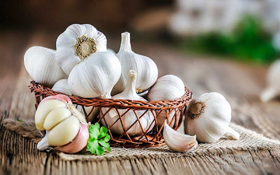 أهم خصائص وفوائد الثوم العلاجية صورة رقم 5