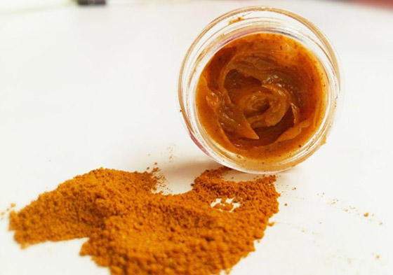 إليكم وصفة الكركم لعلاج تشقق الشفاه في فصل الشتاء صورة رقم 3 إليكم وصفة الكركم لعلاج تشقق الشفاه في فصل الشتاء صورة رقم 3