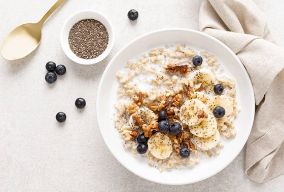 بينها البيض والتمر.. إليكم أطعمة تمنح الشعور بالنشاط والطاقة خلال اليوم صورة رقم 2