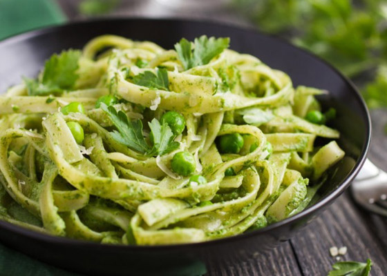 إليكم طريقة تحضير معكرونة بالبازيلاء.. صحية وخفيفة صورة رقم 1 إليكم طريقة تحضير معكرونة بالبازيلاء.. صحية وخفيفة صورة رقم 1