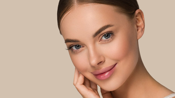 لوجه مشرق ونضر.. 5 حيل لتقليل حجم مسام البشرة صورة رقم 2