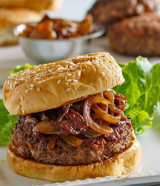 إليكم طريقة عمل البصل المكرمل للبرغر.. طعم طيب ومذهل صورة رقم 4