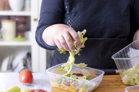 نصائح لتحضير السلطات للعمل.. والحفاظ عليها طازجة صورة رقم 2