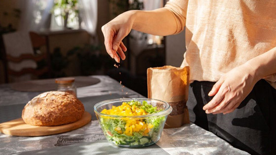 نصائح لتحضير السلطات للعمل.. والحفاظ عليها طازجة صورة رقم 6