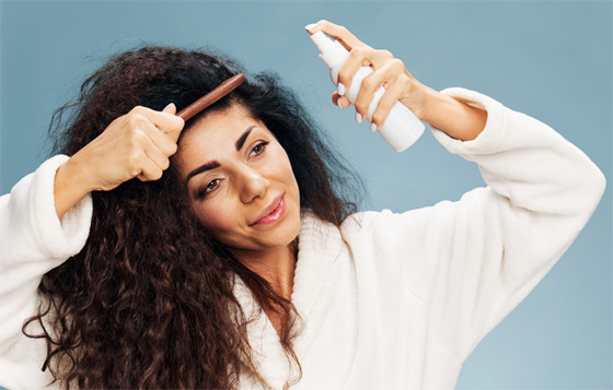 يغذي فروة الرأس ويزيل الروائح.. فوائد عطر الشعر وطرق استعماله صورة رقم 6 يغذي فروة الرأس ويزيل الروائح.. فوائد عطر الشعر وطرق استعماله صورة رقم 6