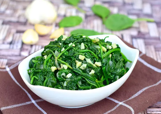 عظام أقوى وبشرة مشرقة.. 5 فوائد صحية مذهلة لهذه الأوراق الخضراء صورة رقم 6 عظام أقوى وبشرة مشرقة.. 5 فوائد صحية مذهلة لهذه الأوراق الخضراء صورة رقم 6