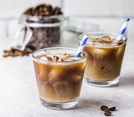 بدأت بالجزائر وانتشرت للعالم عبر فرنسا.. القهوة المثلجة وكيفية تحضيرها صورة رقم 9