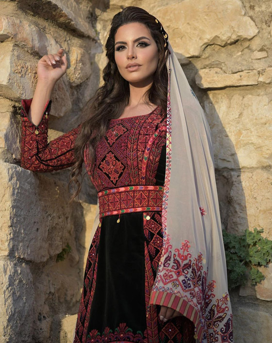 فيديو وصور: ملكة جمال فلسطين تحقق لقبا عالميا.. متزوجة وأم لفتاة عمرها 10 سنوات صورة رقم 14 فيديو وصور: ملكة جمال فلسطين تحقق لقبا عالميا.. متزوجة وأم لفتاة عمرها 10 سنوات صورة رقم 14