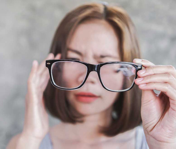 6 أسباب مدمرة للعين تقود إلى ارتداء النظارات.. تجنبها صورة رقم 2