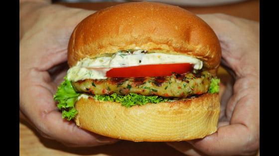 برغر السمك بطريقة لذيذة صورة رقم 6