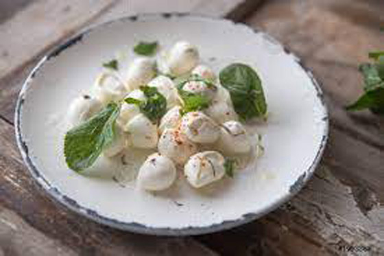 اليكم طريقة تحضير جبن بوفالو مع الطماطم الإيطالية صورة رقم 5