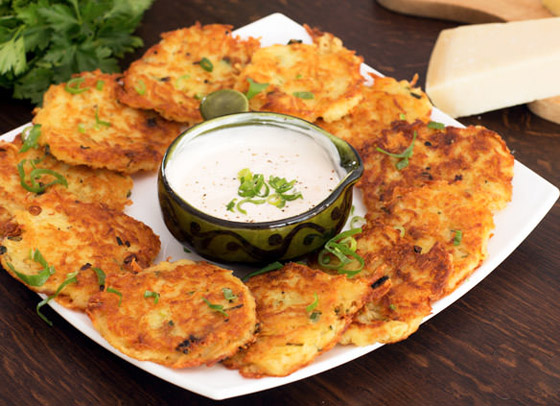 إليكم طريقة تحضير بان كيك البطاطس والجبنة.. وصفة طيبة ومميزة صورة رقم 2