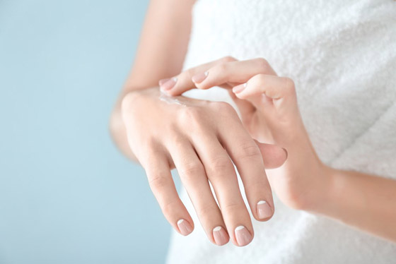 نعومة يديك وقدميك.. كيف تحافظين عليها في مختلف الفصول؟ صورة رقم 6
