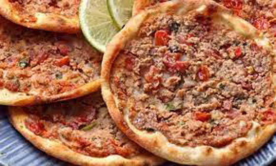 من أشهر أكلات بلاد الشام.. تعرفي إلى طريقة إعداد «اللحمة بالعجين» صورة رقم 7