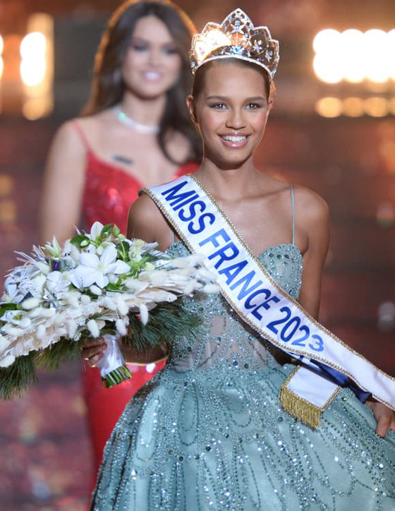 بالصور: طالبة شابة عمرها 18 سنة تتوج بملكة جمال فرنسا 2023 صورة رقم 3 بالصور: طالبة شابة عمرها 18 سنة تتوج بملكة جمال فرنسا 2023 صورة رقم 3