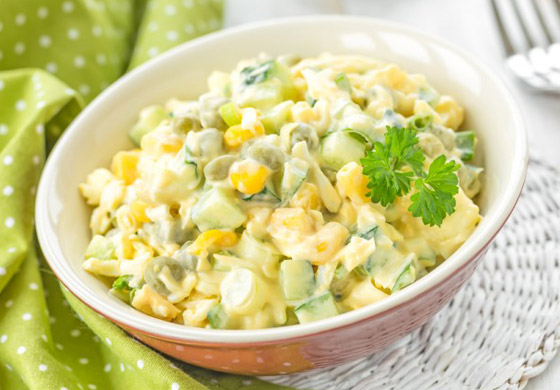 إليكم وصفة سلطة الذرة بالمايونيز والزبادي الشهية والسريعة صورة رقم 1