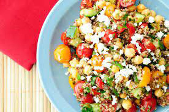 اليكم طريقة تحضير سلطة الكينوا مع جبنة الفيتا اللذيذة صورة رقم 4