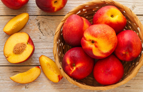 تقي من السرطان وتحمي الجلد.. فوائد فاكهة النكتارين الصحية والغذائية صورة رقم 1