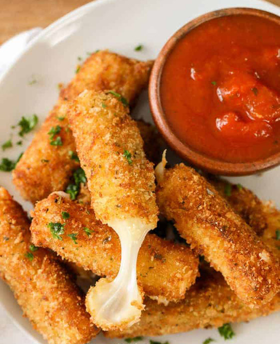 إليكم طريقة تحضير أصابع الموزريلا المشوية.. لذيذة ومقرمشة صورة رقم 2