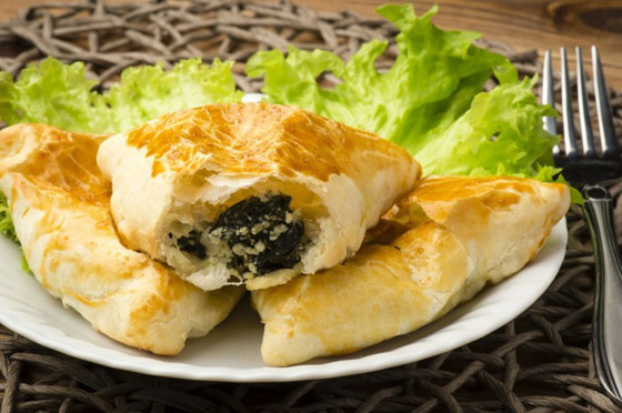 إليكم طريقة تحضير فطيرة سبانخ للرجيم.. خفيفة وشهية صورة رقم 1