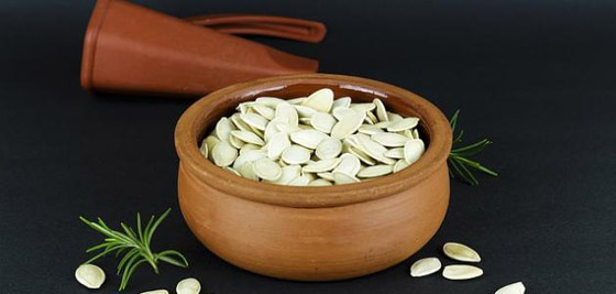 فوائد بذور اليقطين.. مضاد طبيعى للشيخوخة ويمنع السرطان صورة رقم 2