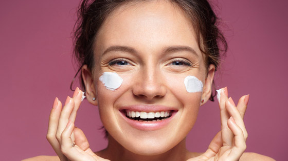 أفضل العلامات الفاحرة للعناية بالبشرة لعام 2023 صورة رقم 1