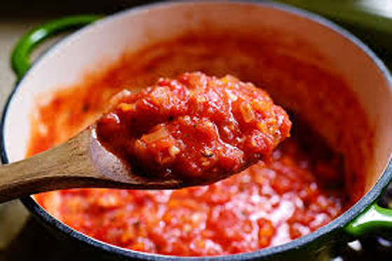 مثل الجاهزة.. طريقة تحضير صلصة المارينارا الشهية صورة رقم 7