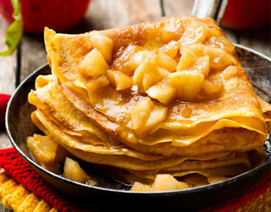 إليكم طريقة عمل كريب بالتفاح والقرفة.. شهي ولذيذ صورة رقم 4