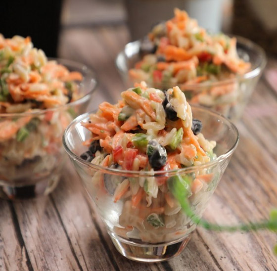 إليكم طريقة تحضير سلطة مكرونة لسان العصفور بالخضار الشهية صورة رقم 1