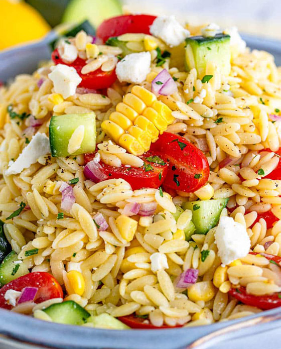 إليكم طريقة تحضير سلطة مكرونة لسان العصفور بالخضار الشهية صورة رقم 7