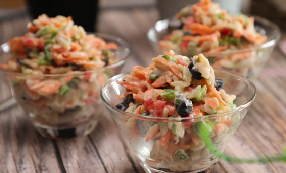 إليكم طريقة تحضير سلطة مكرونة لسان العصفور بالخضار الشهية صورة رقم 4