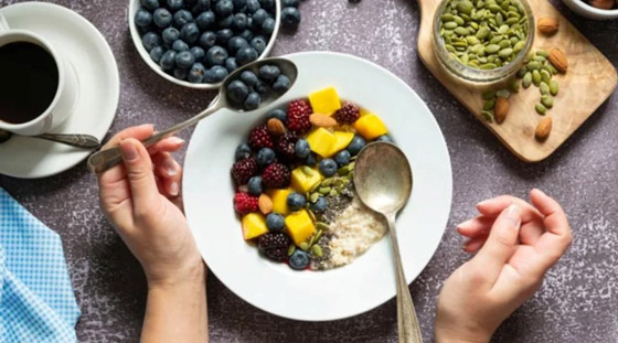 بعض السلبيات المحتملة لتناول الكثير من الفاكهة صورة رقم 2