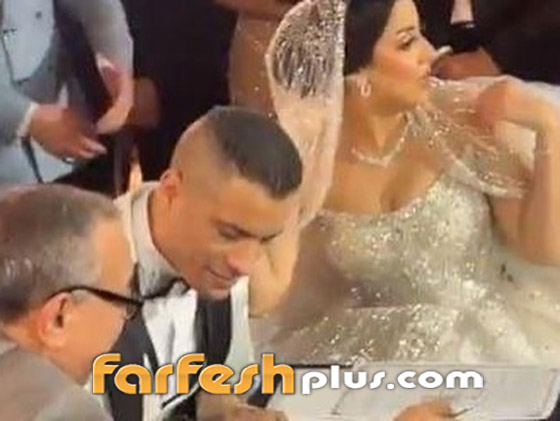 صورة رقم 10 - خلافات صادمة! حسن شاكوش يطرد زوجته من المنزل بعد أن سجدت له، والعروس تشكوه للشرطة! صورة رقم 10 - خلافات صادمة! حسن شاكوش يطرد زوجته من المنزل بعد أن سجدت له، والعروس تشكوه للشرطة!