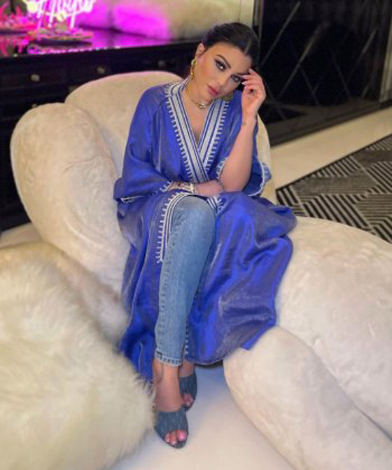 صور: هيفاء وهبي بإطلالة رمضانية مميزة بعباءة طويلة جميلة.. صورة رقم 3