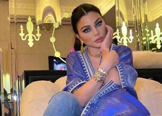 صور: هيفاء وهبي بإطلالة رمضانية مميزة بعباءة طويلة جميلة.. صورة رقم 6